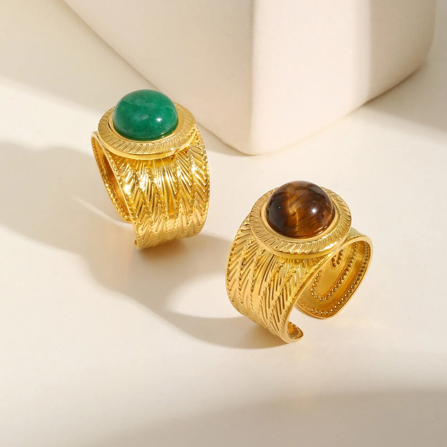 Round Green Brown Stone Pressed Floral Ring